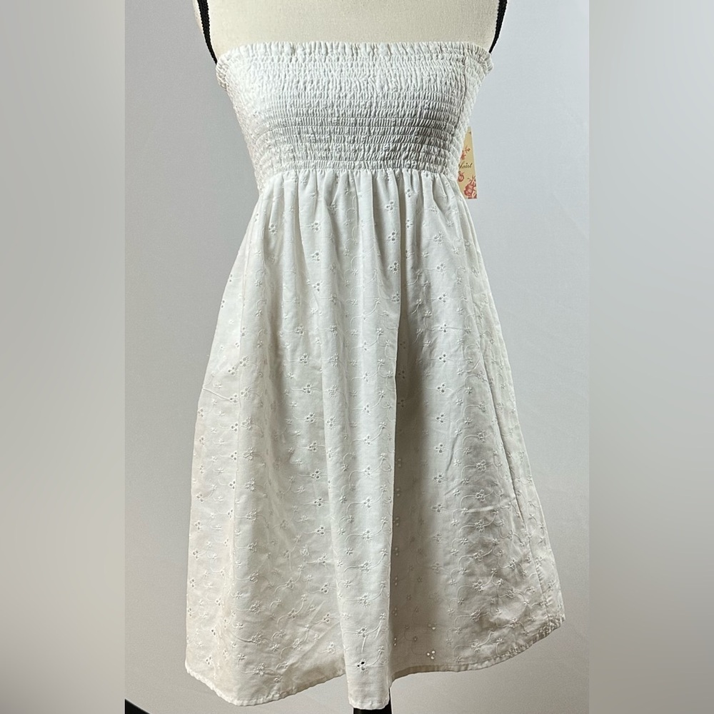 DEREK HEART NWT white strapless eyelet mini dress -size medium